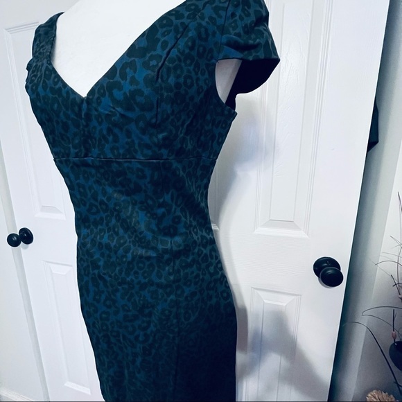 Bb dakota blue back leopard print jean dress with cap sleeve size 10 - Picture 4 of 7